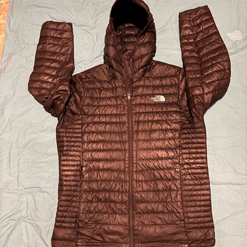 The North Face light puffer men’s size large 700 series jacket